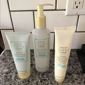 Mary Kay satin hands pampering set